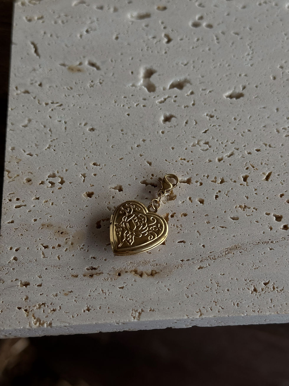 Thumbnail: Heart of gold charm
