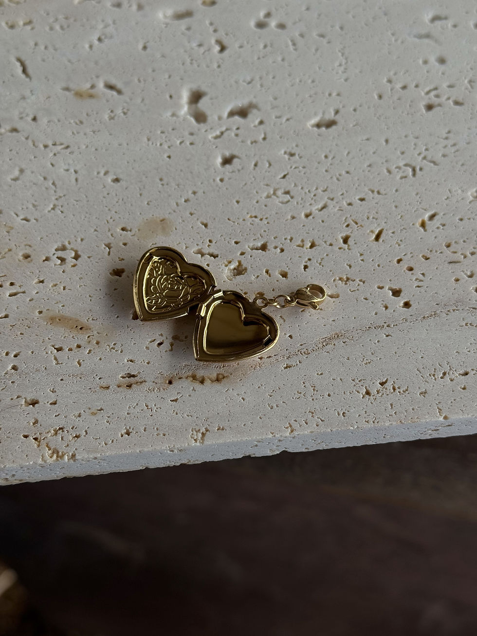 Thumbnail: Heart of gold charm