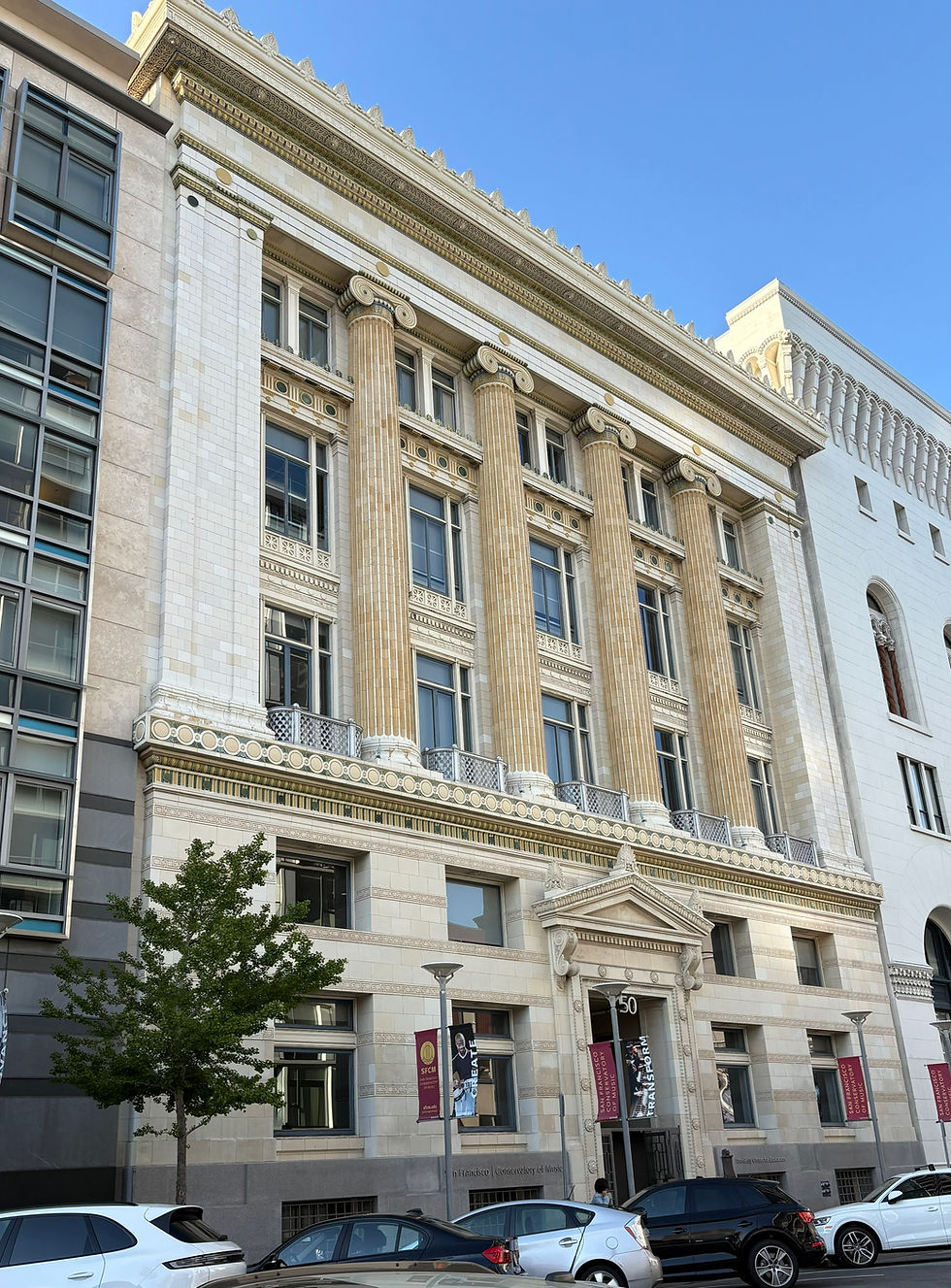 A building with classical columns in San Francisco