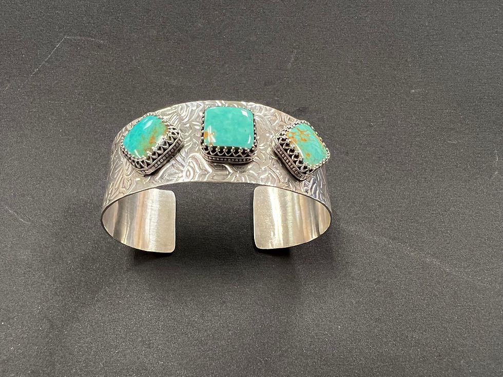 Thumbnail: Ladies Three “Nugget” Cuff