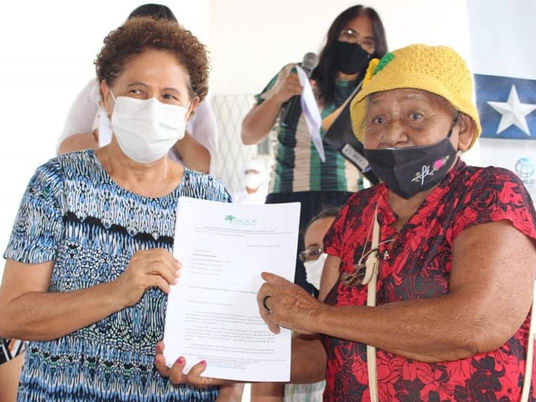 Quebradeiras de Coco do Piauí entregam minuta de Lei do Babaçu Livre ao Governo do Estado