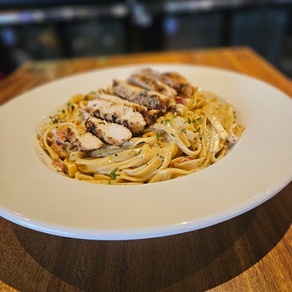 This Dallas Restaurant Might Have the Funniest Dining Experience in DFW