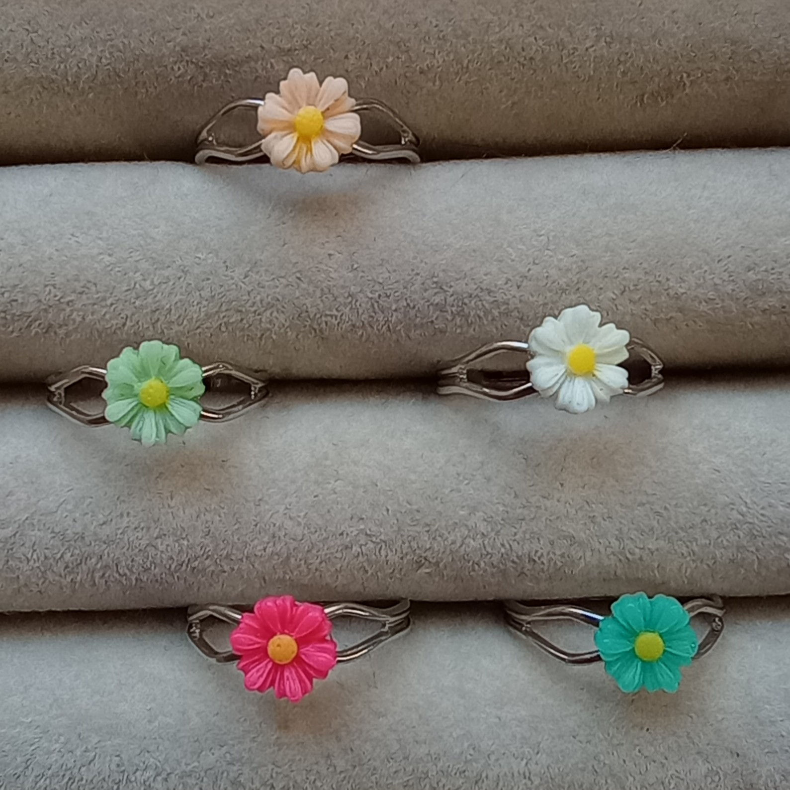 Teensy Daisy Stacking Ring 