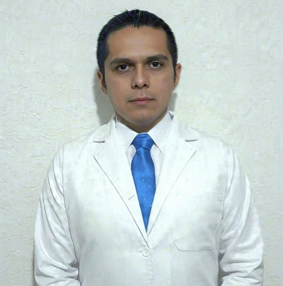 Retrato profesional del Dr. Morene López Briones