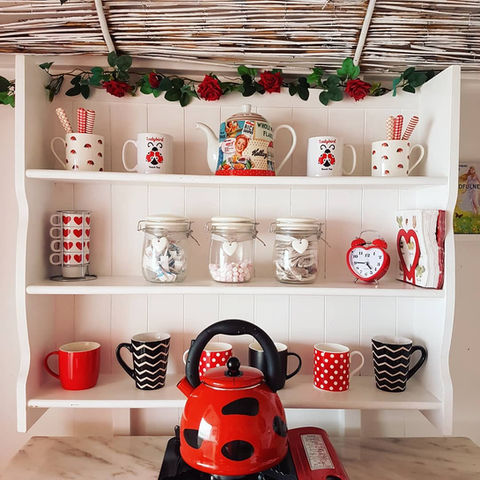 Ladybird Beach Hut Facilites | Ladybird Seascapes