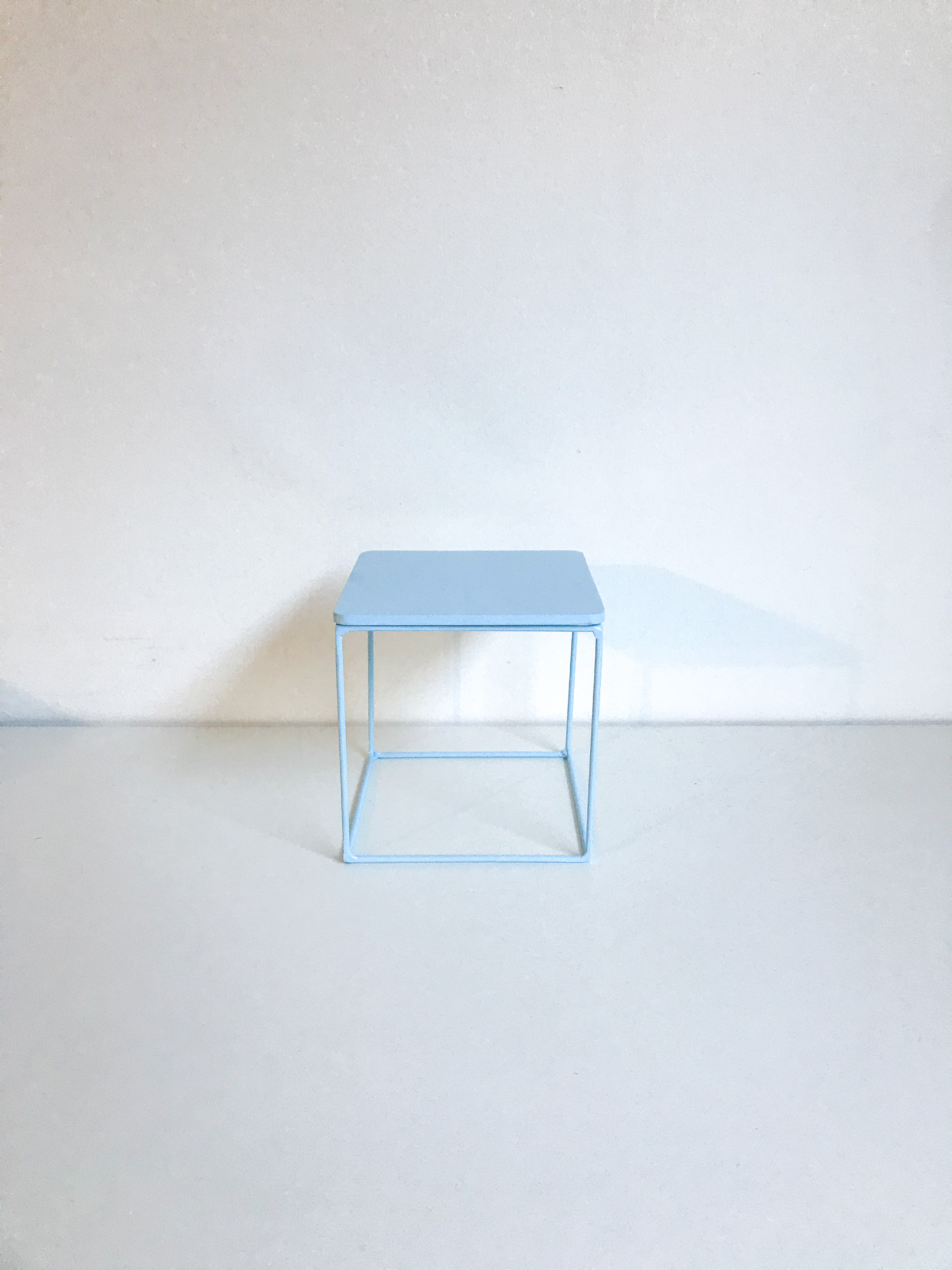 Suporte Mondrian cubo azul claro