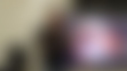 Técnico da BENQ demonstrando, no Costão, os recursos e as funcionalidades tela interativa da empresa.