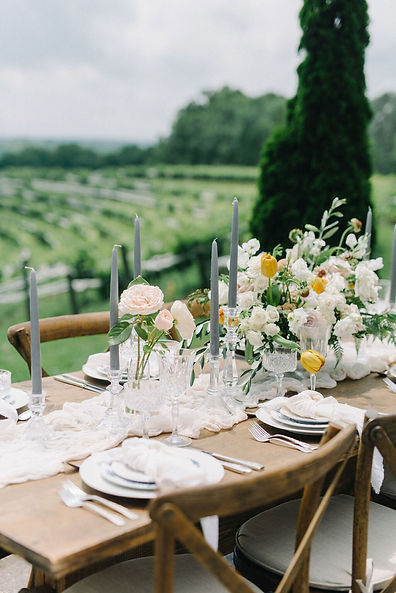 Montaluce Elegant Dining Setup