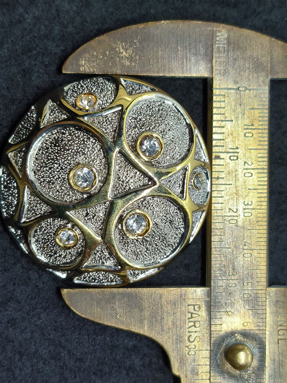 Miniatura: Botones Dorados con Pedreria