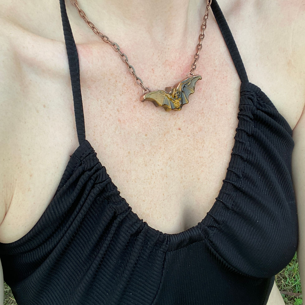 Thumbnail: Tiger Eye Skeleton Bat