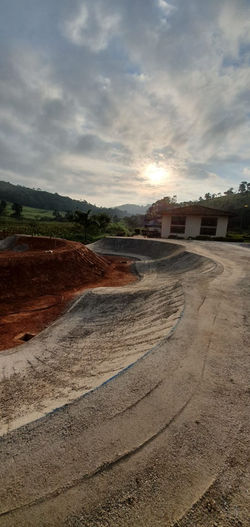 CONSTRUÇÃO DO PUMPTRACK CHÁCARA BIKE PARK