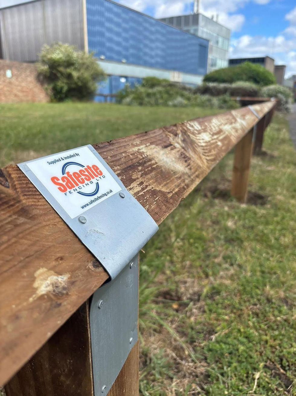 June 2026 - Knee Rail - Reading