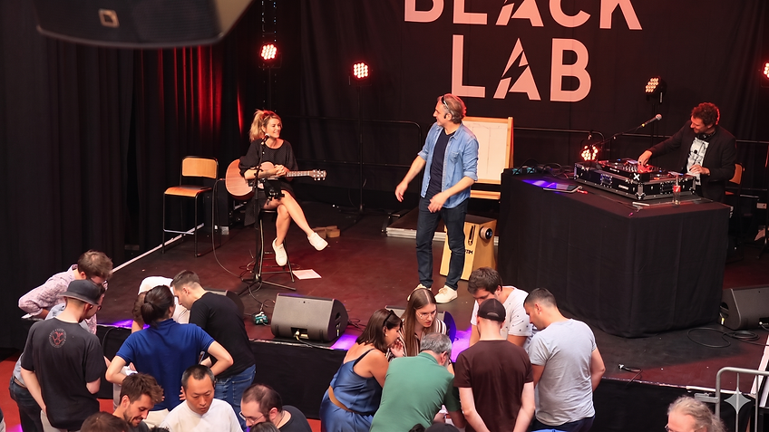 dj set blind test black lab.png