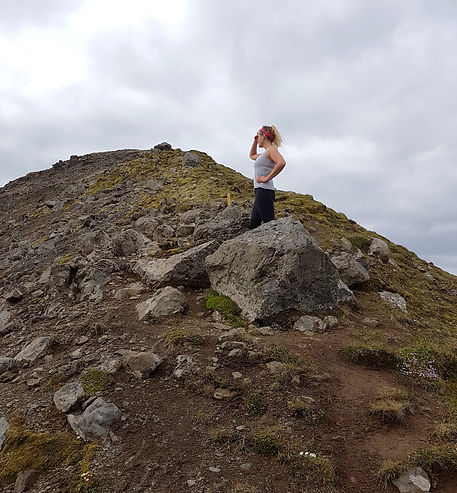 Rakel Eyfjörð walking a mountein
