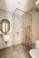 Henriques Bathroom Large