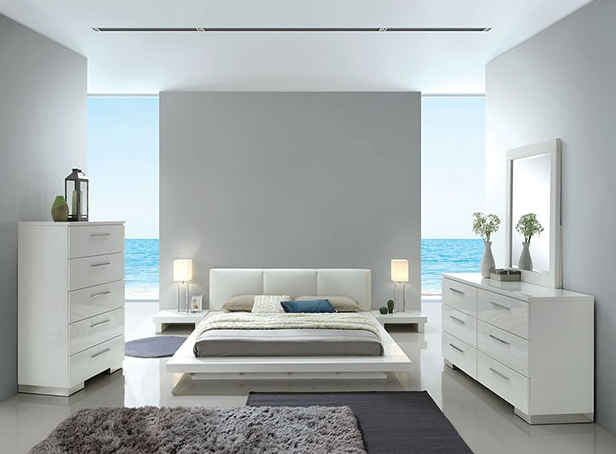 Thumbnail: White bed
