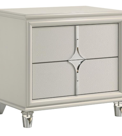 Thumbnail: 4 Piece bedroom set pearl white