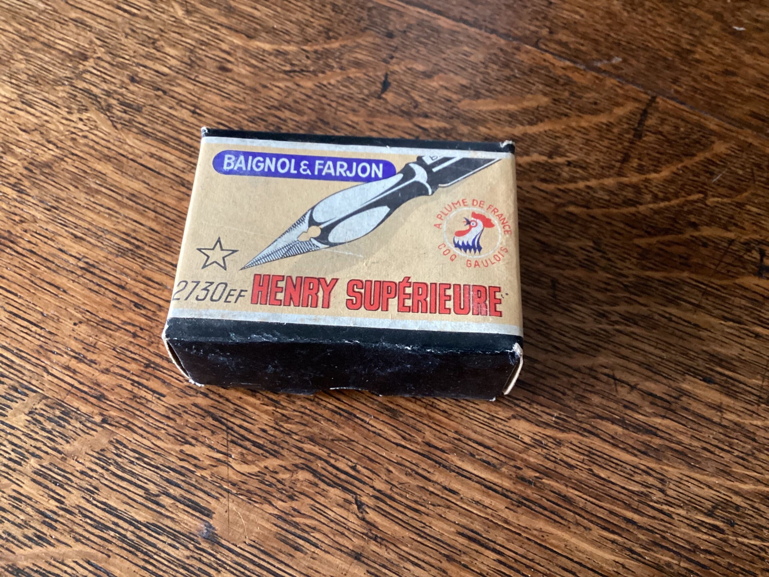 BOÎTE DE 144 PLUMES BAIGNOL & FARJON HENRI SUPÉRIEURE