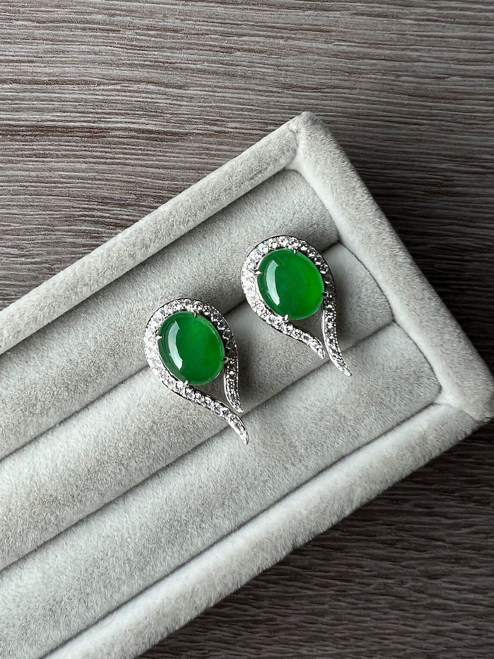 Thumbnail: Luxury Green Studs