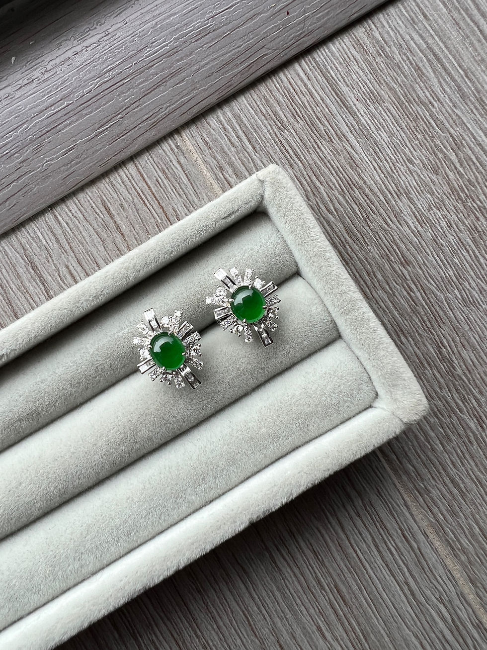 Thumbnail: Imperial Green Studs