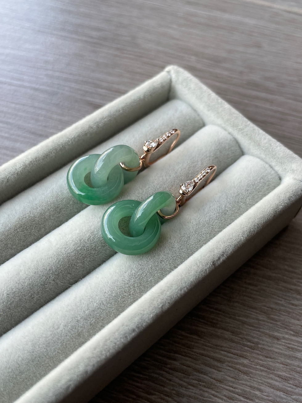 Thumbnail: Apple Green Interlock Luxury Earring 