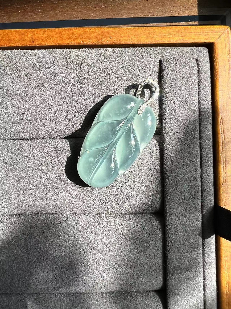 Thumbnail: Blue Leaf Pendant 1