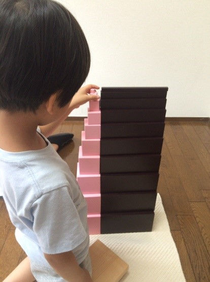 茶色の階段