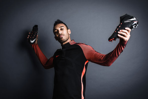 NIKE HYPERVENOM 3 STRIKE NIGHT