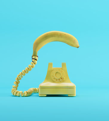 banana-phone-with-yellow-vintage-telepho