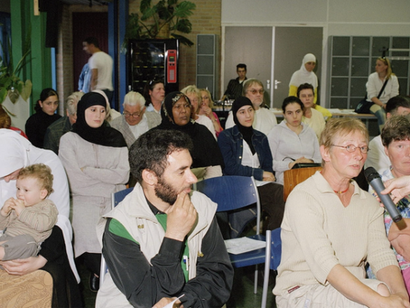 'Weg met het Publieke Debat!'
