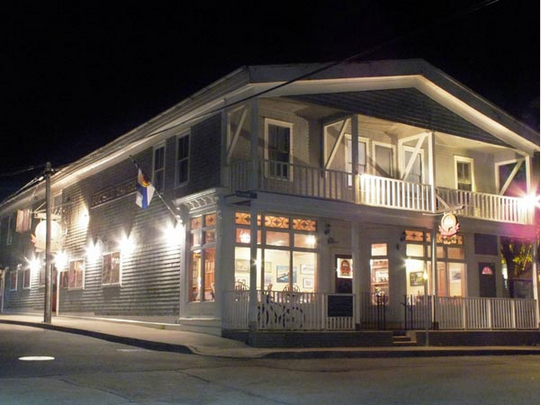 Fo'c'sle Tavern