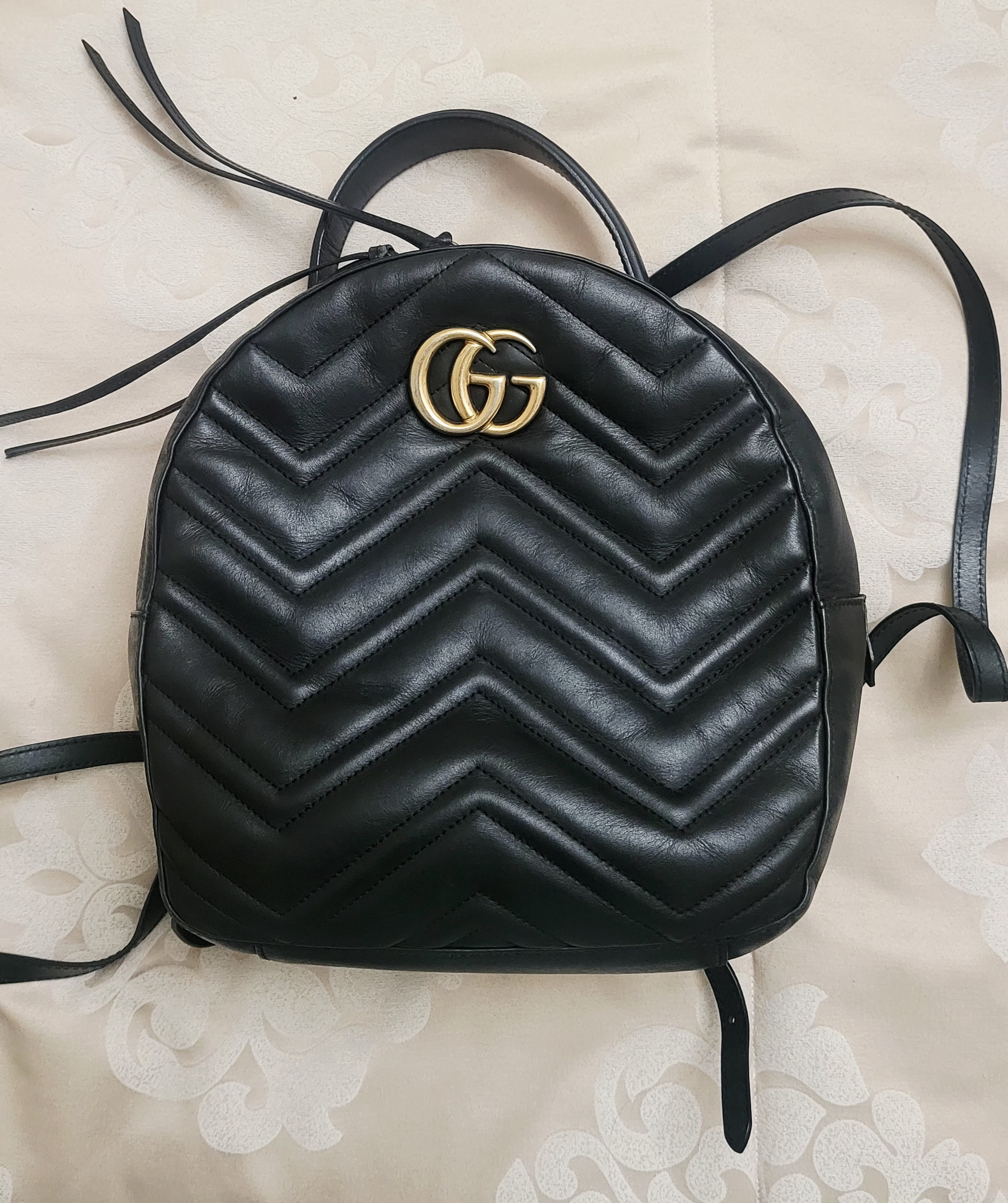 Mochila couro autêntico Gucci Marmont , não autenticada 90%, med.aprox: 48x30x12