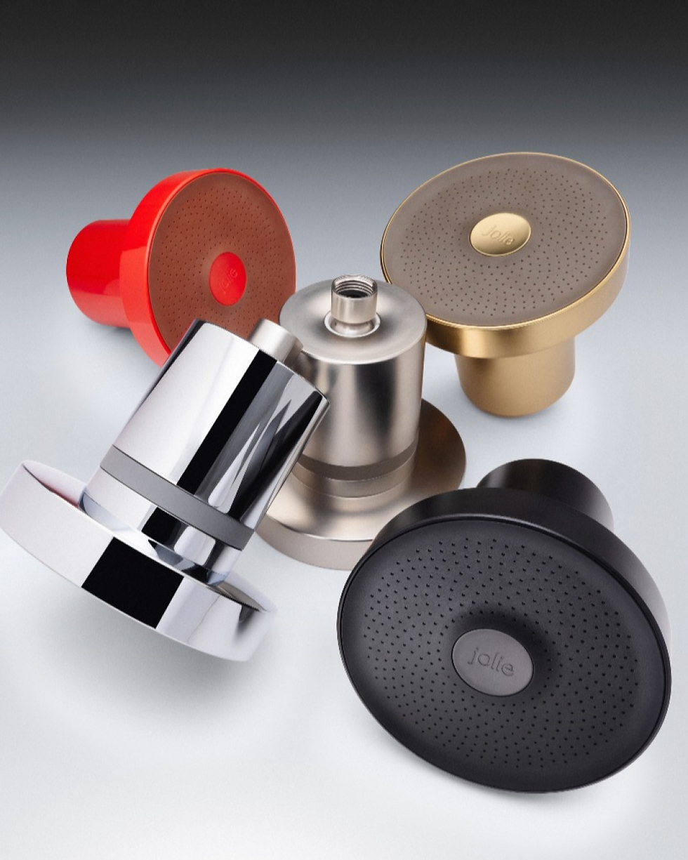 Chuveiro Jolie Skin Co com filtro de água, transformando banho em etapa de skincare