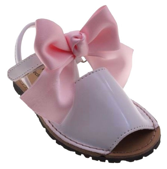 Spanish bow sandals