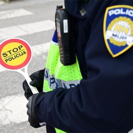 Policija kod vozača i putnika oduzela drogu