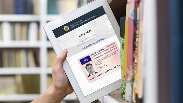 Policijski službenici zbog ponavljanja prometnih prekršaja vozaču oduzeli osobni automobil