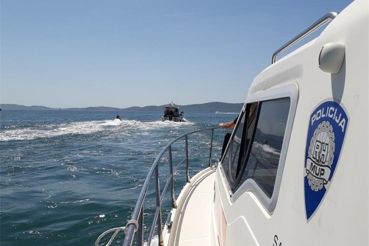 Pomorski policijski službenici Policijske postaje Senj sankcionirali više osoba zbog nedozvoljenog glisiranja
