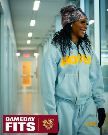 20251120 - Gameday Fits - Victoria Lawrence