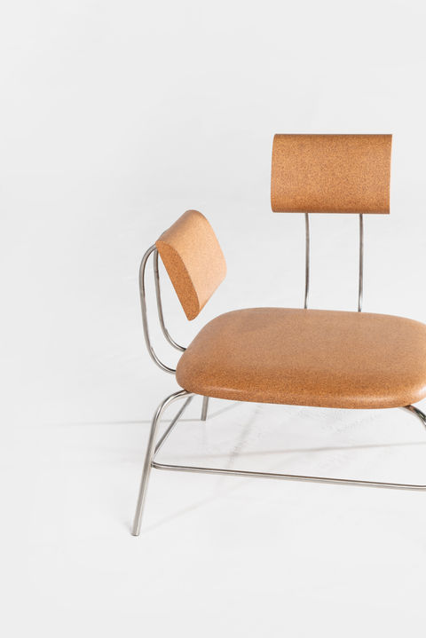 Lightweight lounge chair