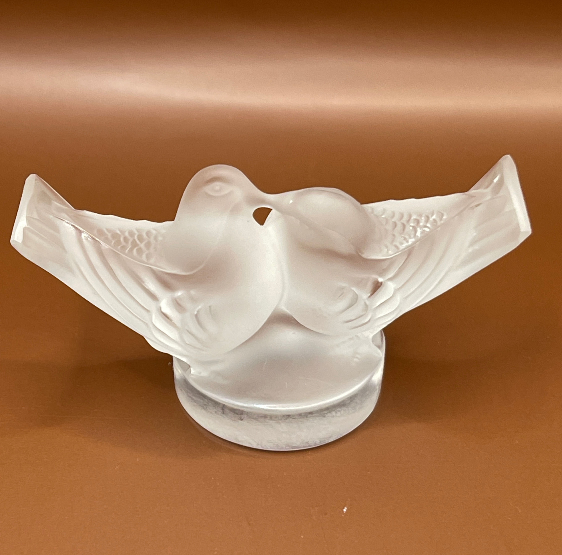 Lalique Crystal 'Lovebirds' Doves Paperweight