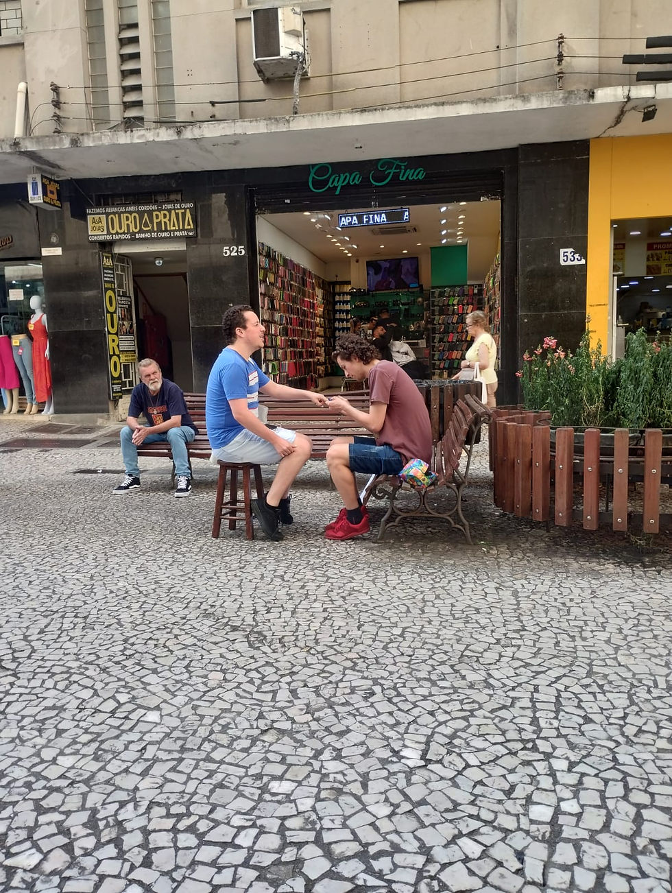 Homem! Quer colorir suas unhas?