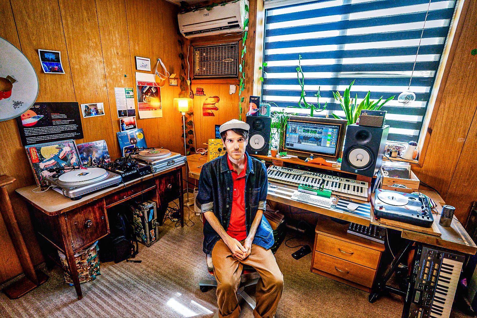 Omer Luz aka Peter Spacey in the studio