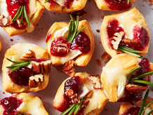 Try some unique hor d'oeuvres to your Thanksgiving table this year!