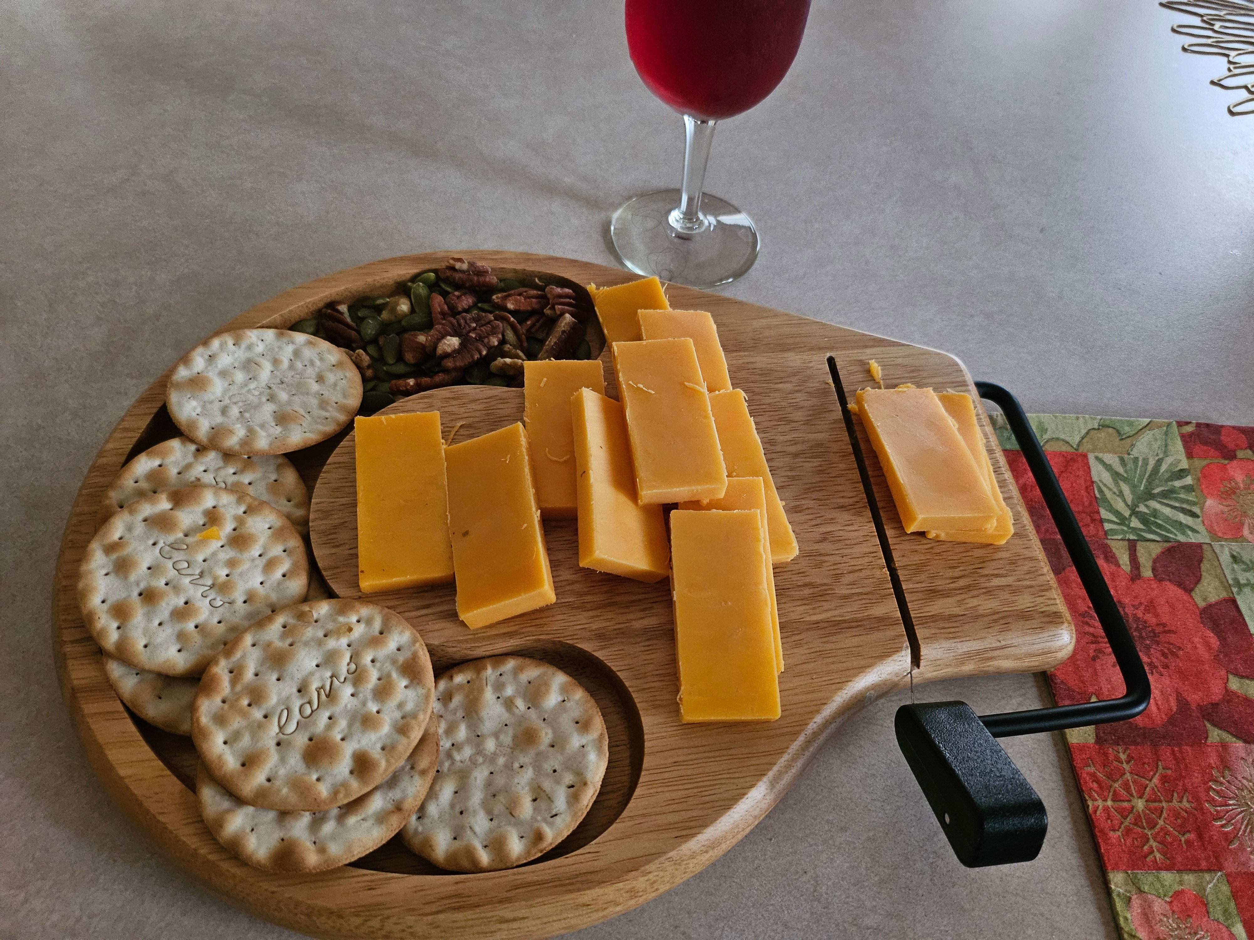Beechwood Cheese Slicer Serving Tray With Crackerwell