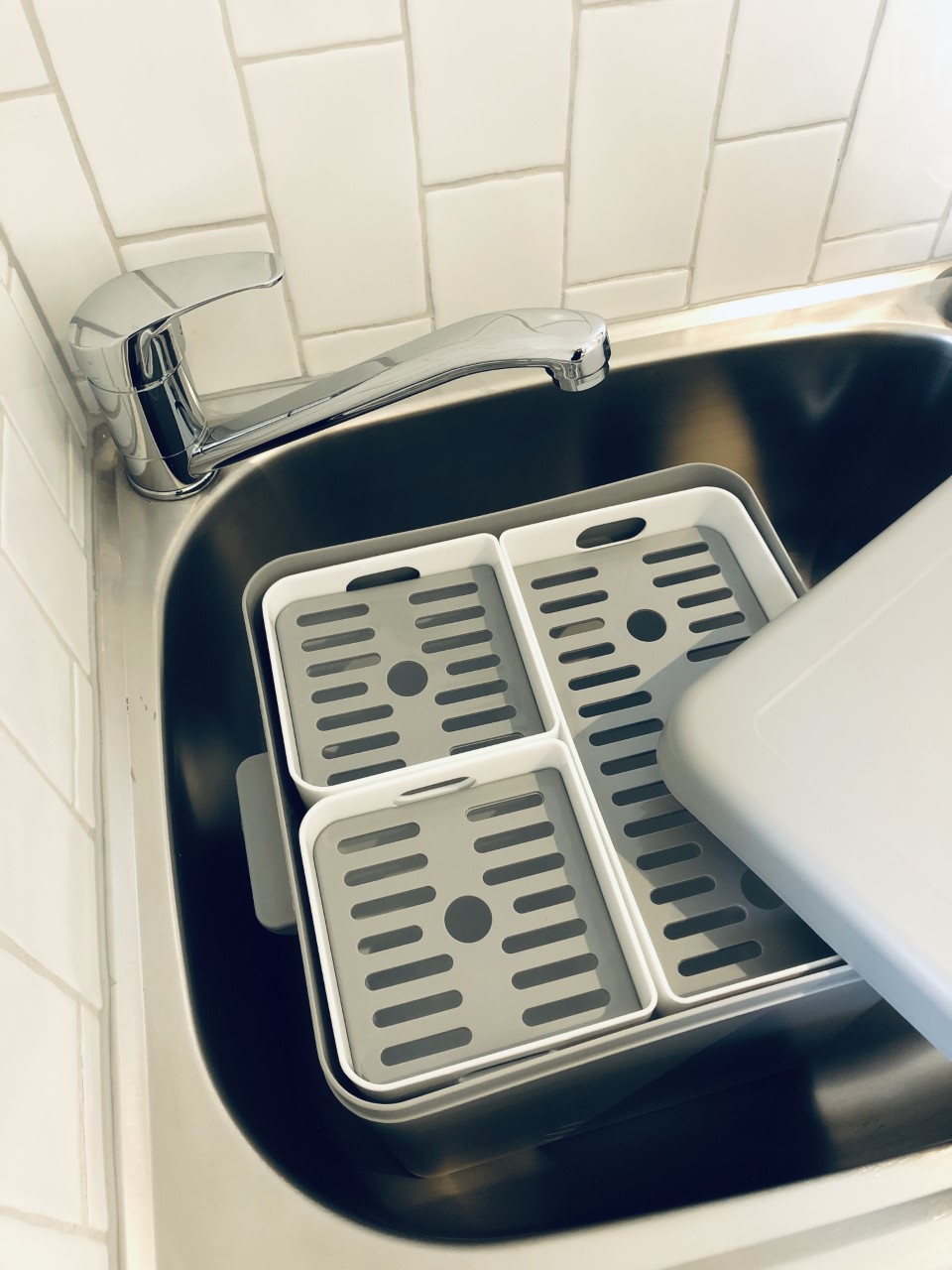 Soka Tub Laundry soaking system 3 removable compartments and lid