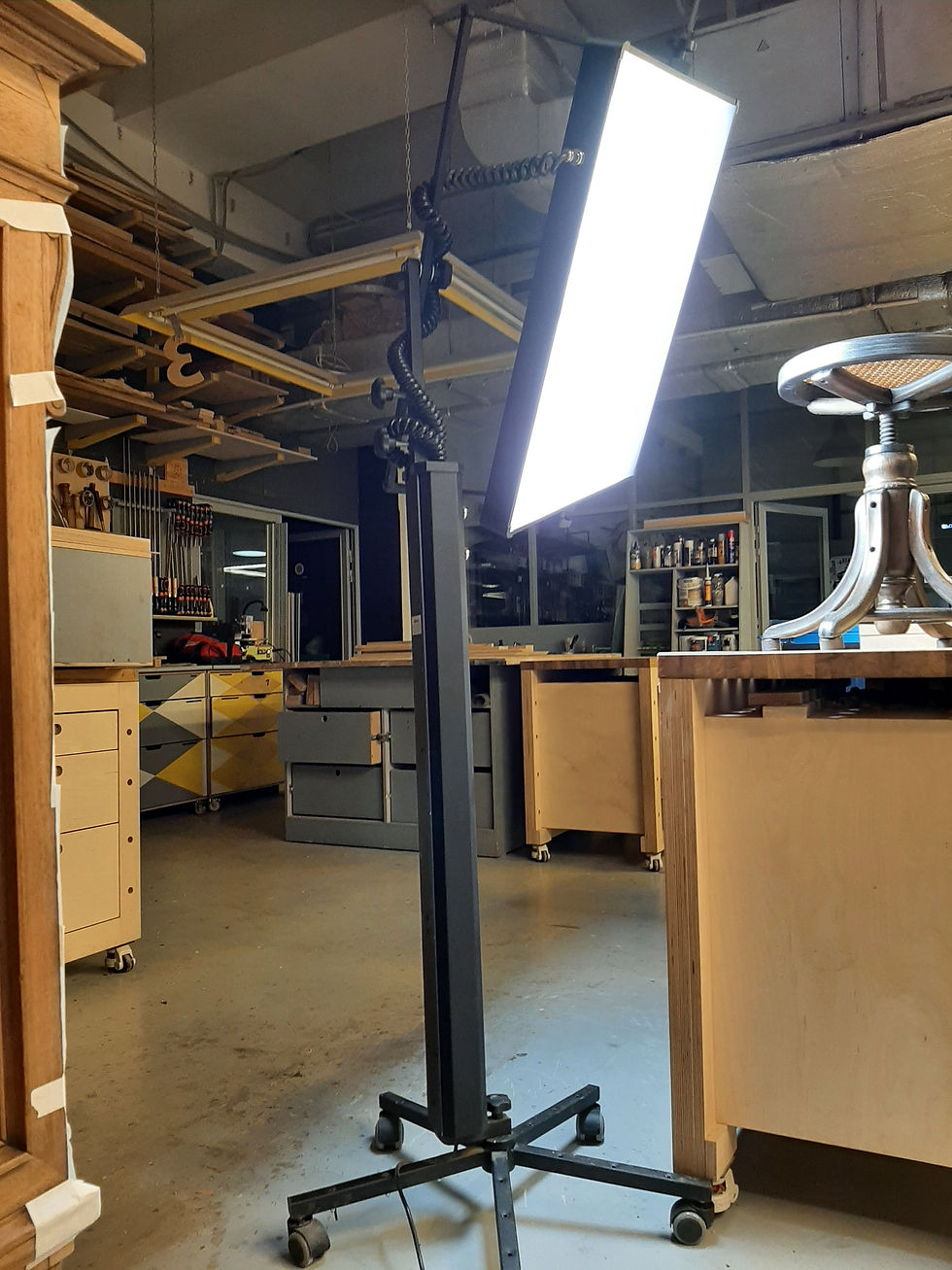 Миниатюра: Бестеневой светильник для реставраторов /Shadowless LED Lamp for Restorers/