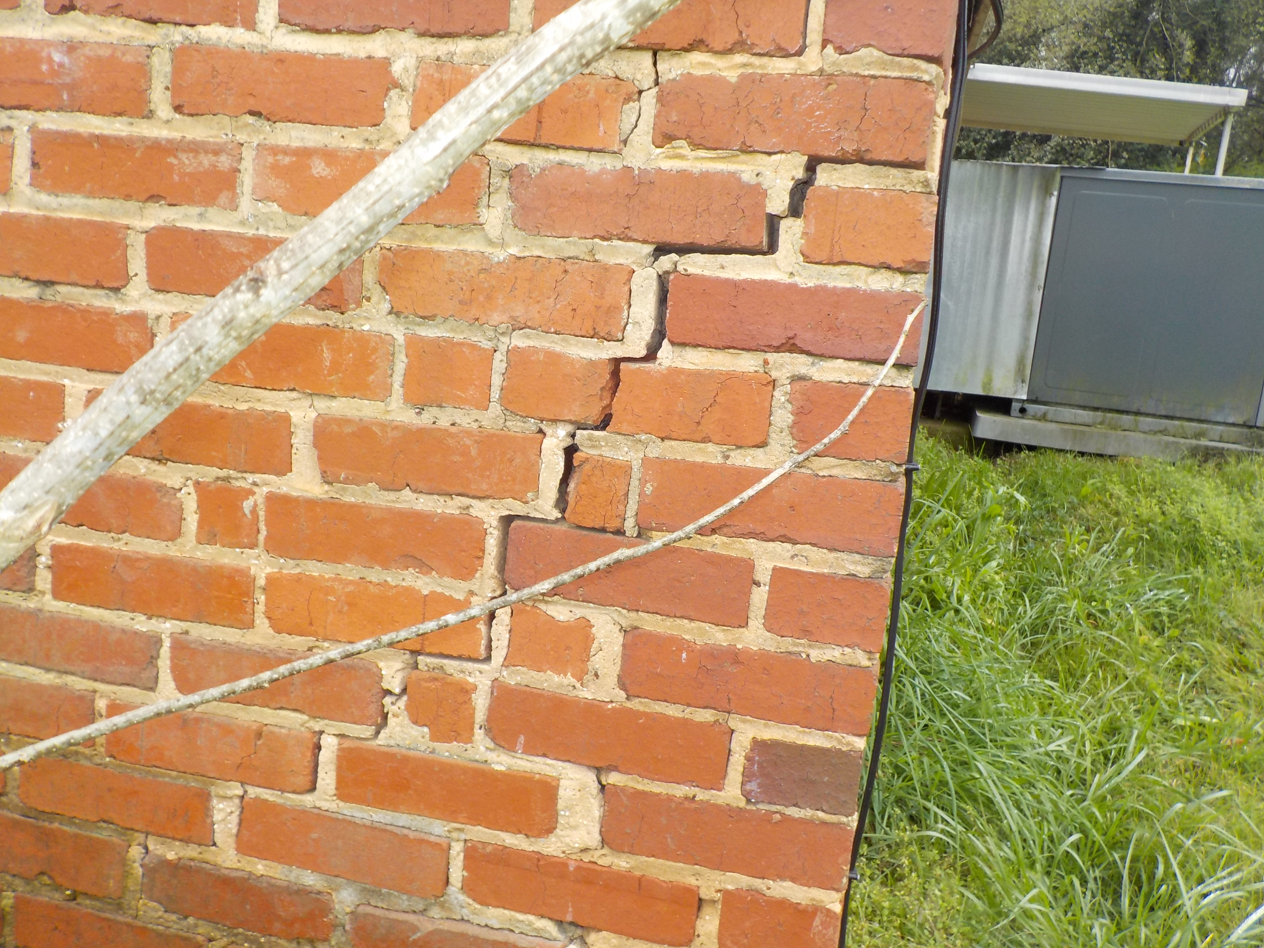 Major crack - Montevallo home