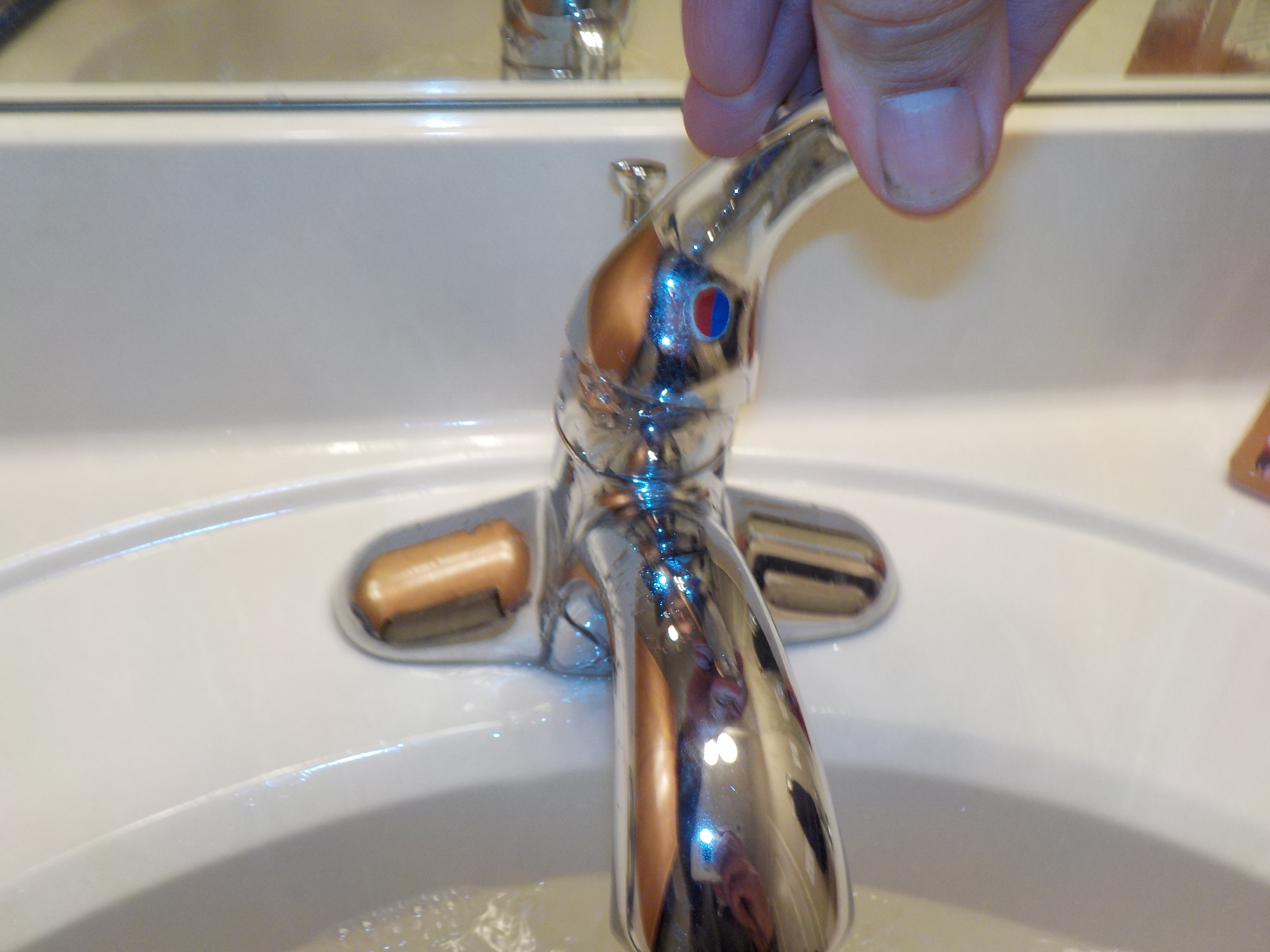 Leaking faucet - Chelsea