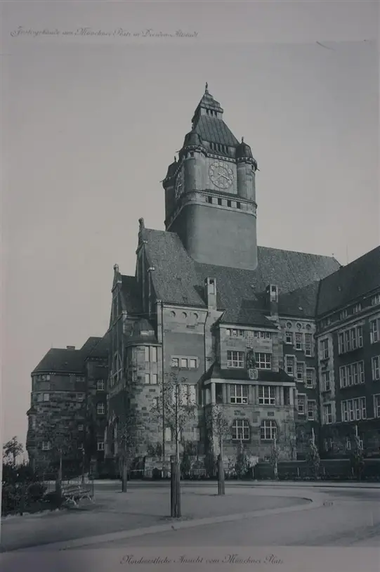 Schumann-Bau TU Dresden Perspektive
