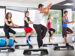 group-of-people-exercising-in-gym